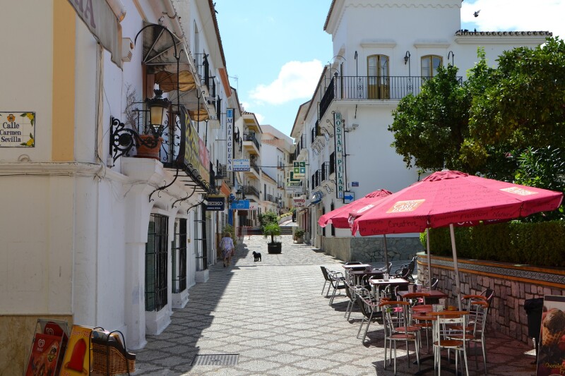 Estepona is a little charming town with an Andalusian style